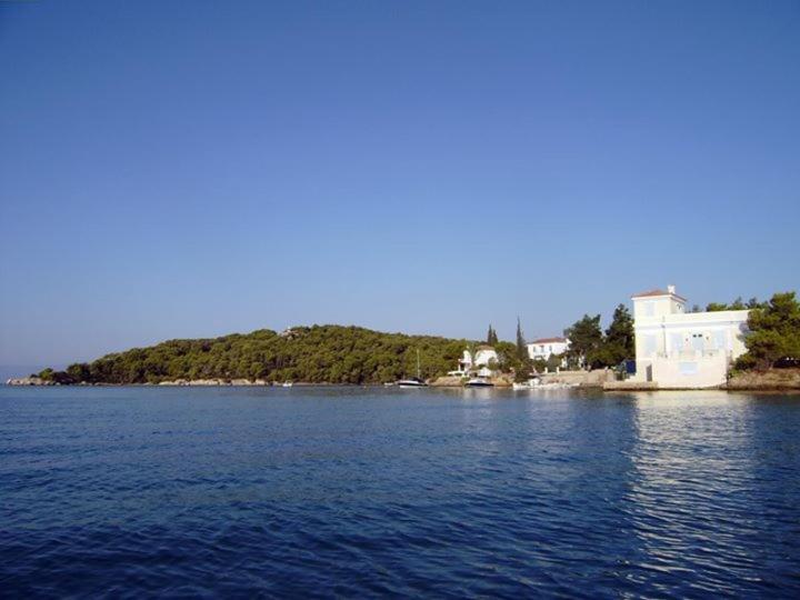 Aloe Luxury Apartments Porto Heli Exterior foto